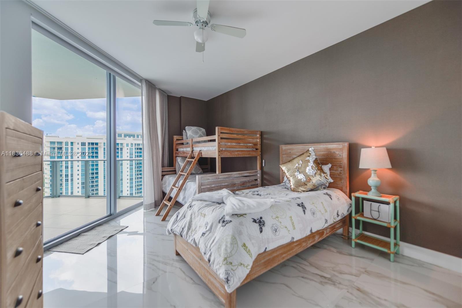 Photo of 17111 Biscayne Blvd #2303, North Miami Beach, Florida, 33160 -
