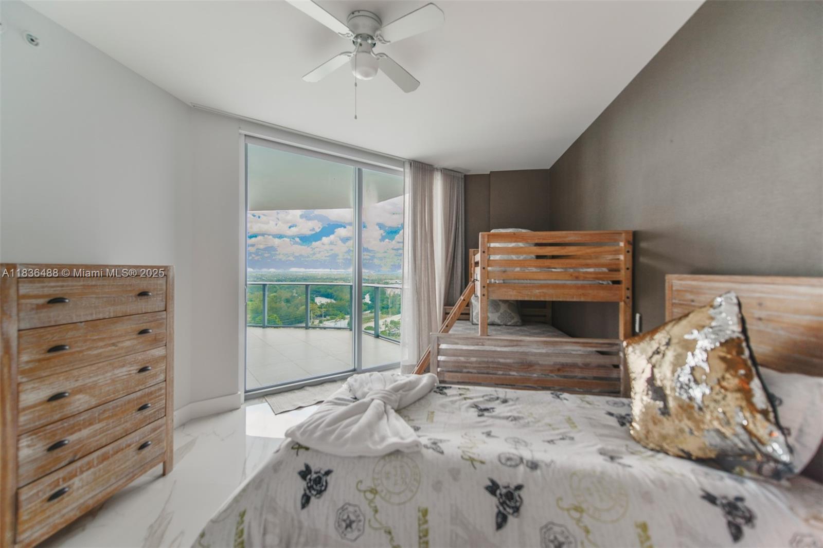 Photo of 17111 Biscayne Blvd  #2303, North Miami Beach, Florida, 33160 - 