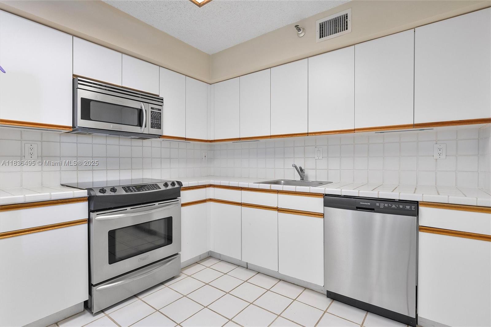 Photo of 3530 Mystic Pointe Dr  #808, Aventura, Florida, 33180 - 