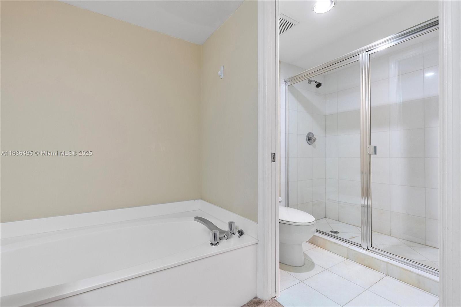 Photo of 3530 Mystic Pointe Dr  #808, Aventura, Florida, 33180 - 