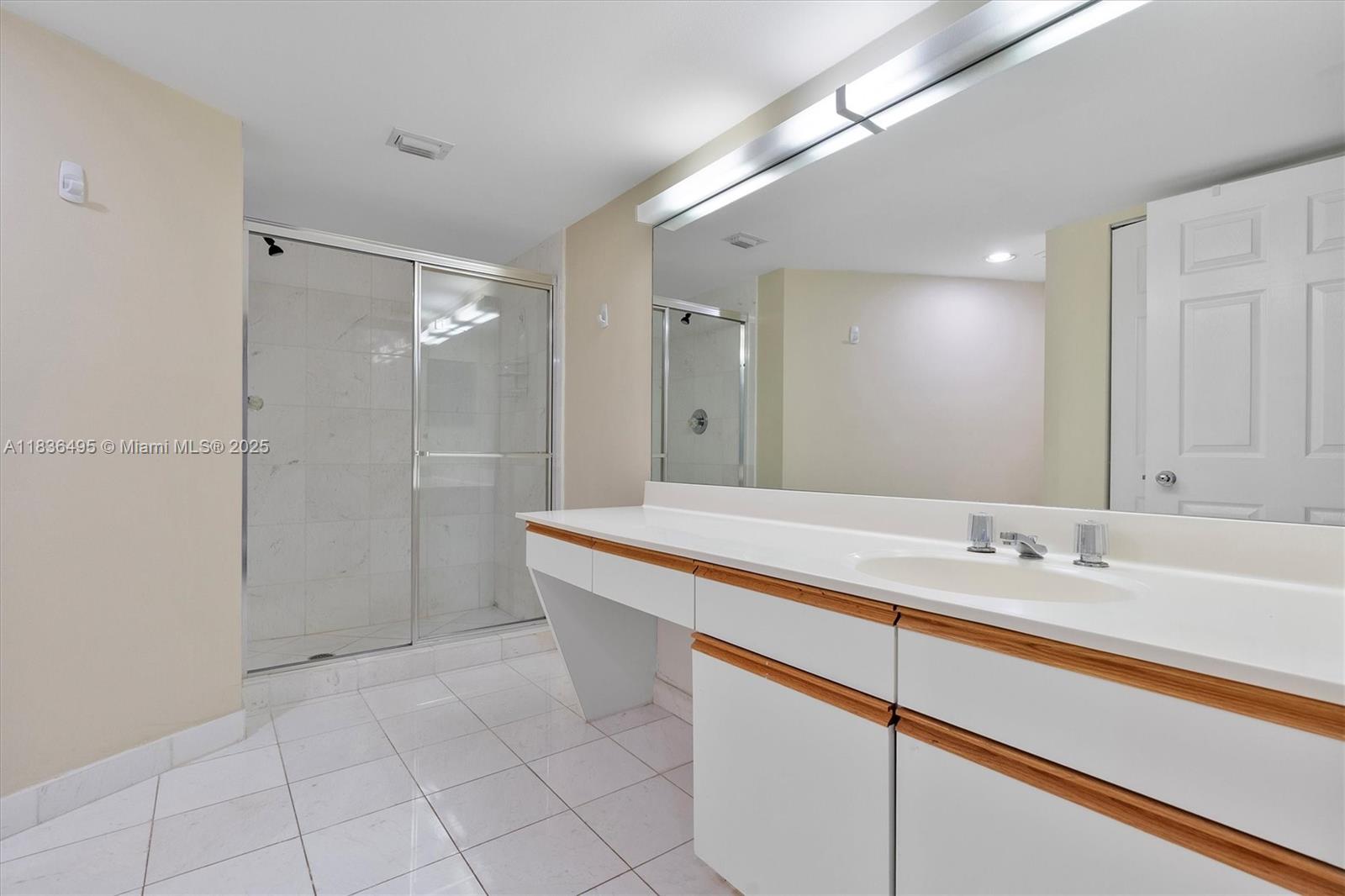 Photo of 3530 Mystic Pointe Dr  #808, Aventura, Florida, 33180 - 