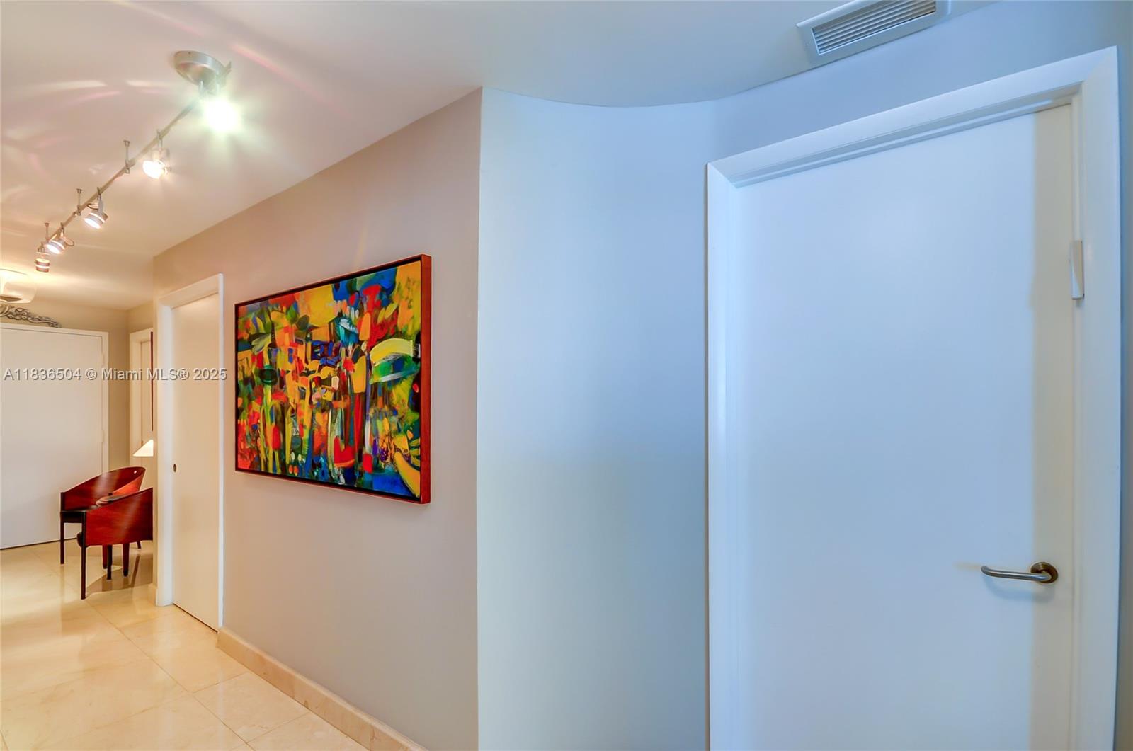 Photo of 3131 188th St  #1-808, Aventura, Florida, 33180 - 