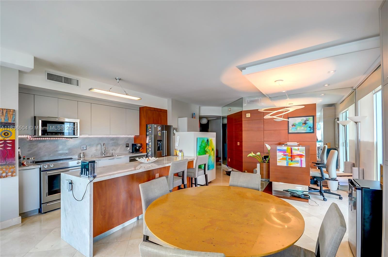 Photo of 3131 188th St  #1-808, Aventura, Florida, 33180 - 