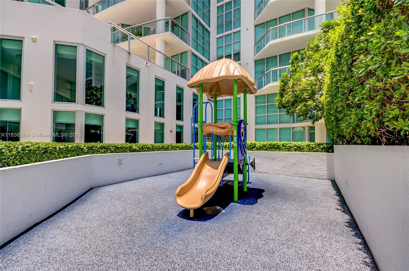 Photo of 3131 188th St  #1-808, Aventura, Florida, 33180 - 