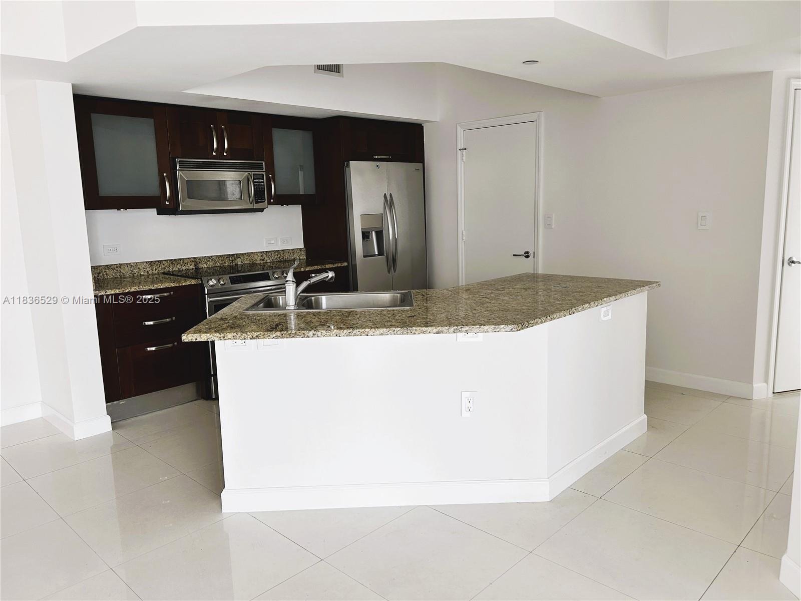 Photo of 19900 Country Club Dr #1005, Aventura, Florida, 33180 -