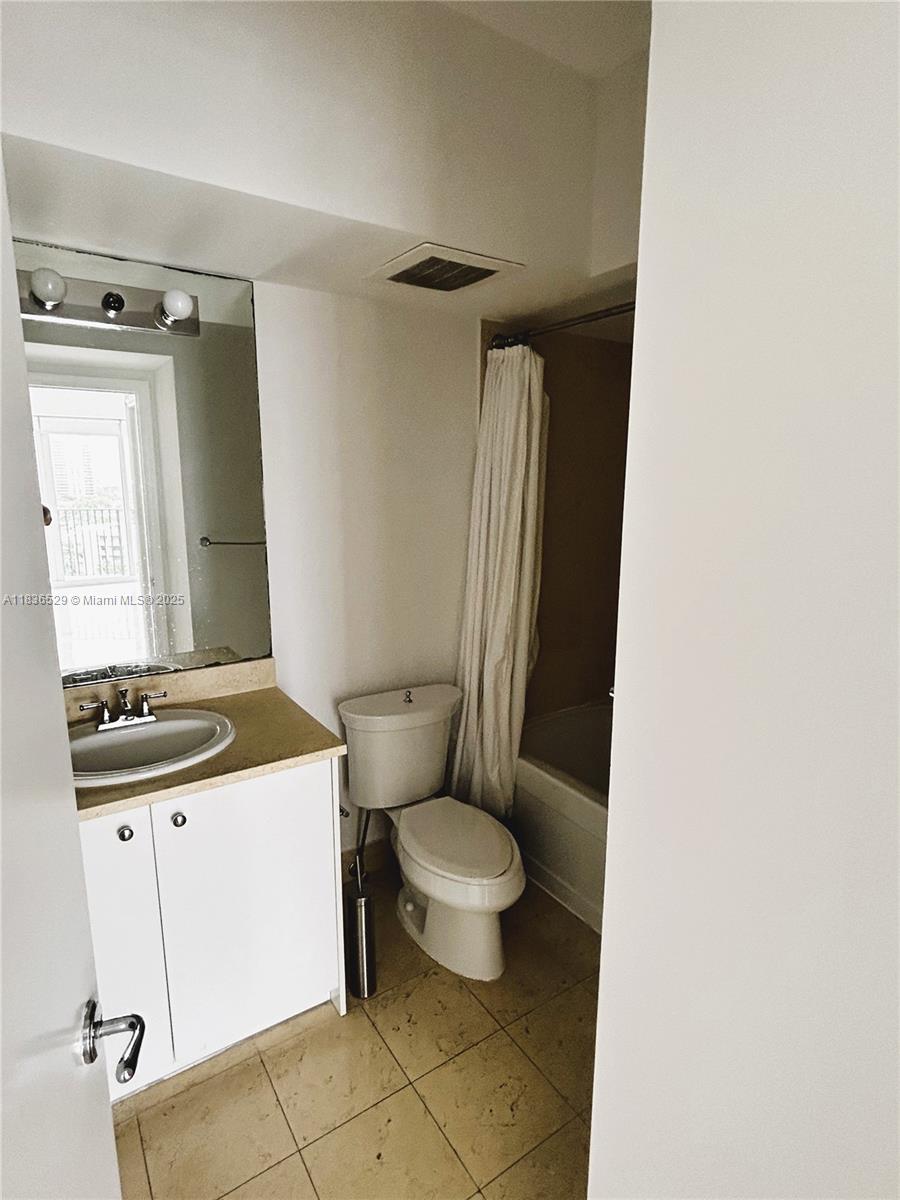 Photo of 19900 Country Club Dr  #1005, Aventura, Florida, 33180 - 