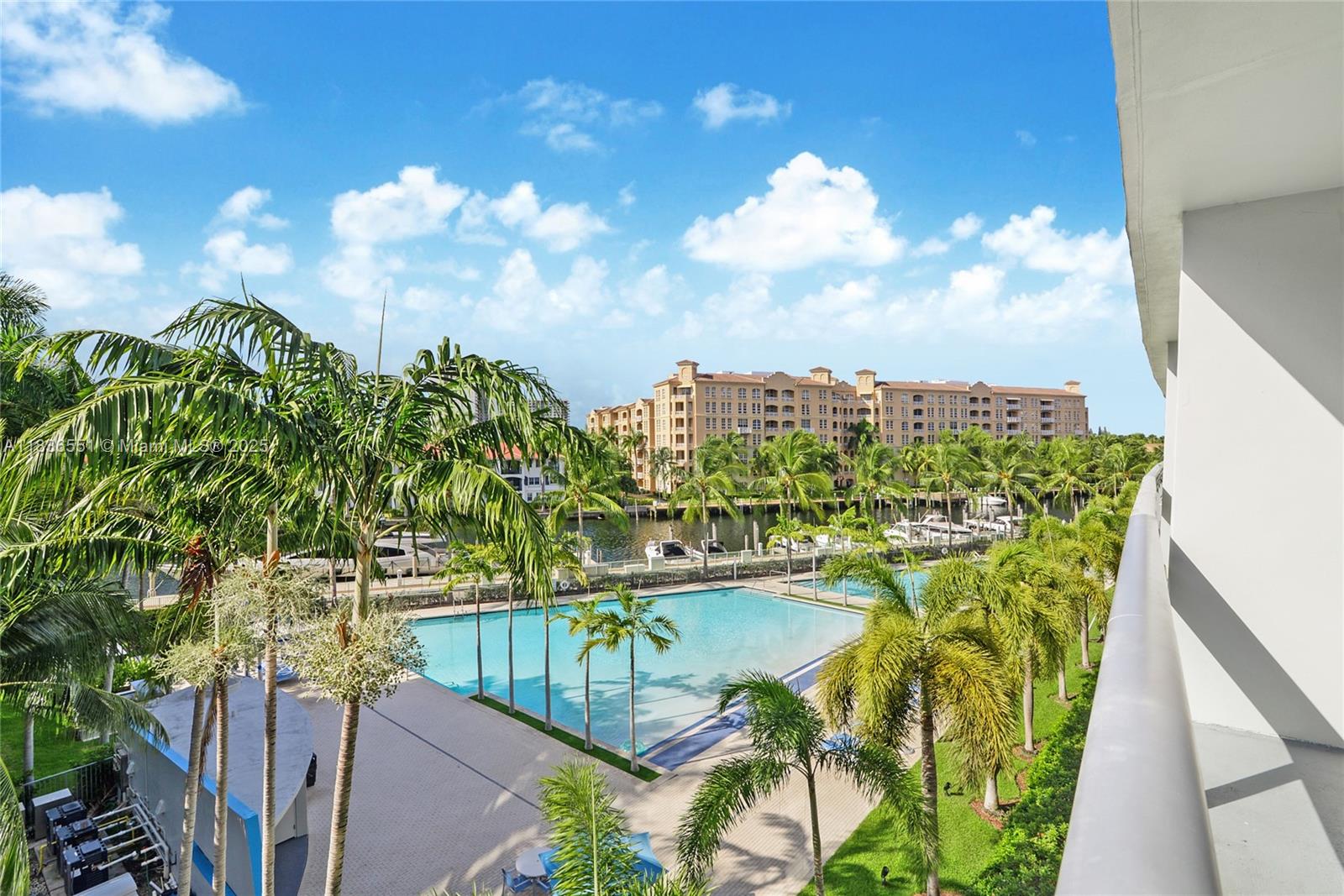 Photo of 2950 188th St  #142, Aventura, Florida, 33180 - 