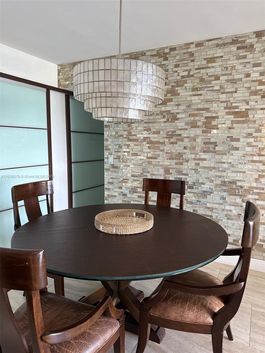 PH-18 1 / 2 762 sq. ft. $ 2025-07-08 0 Photo