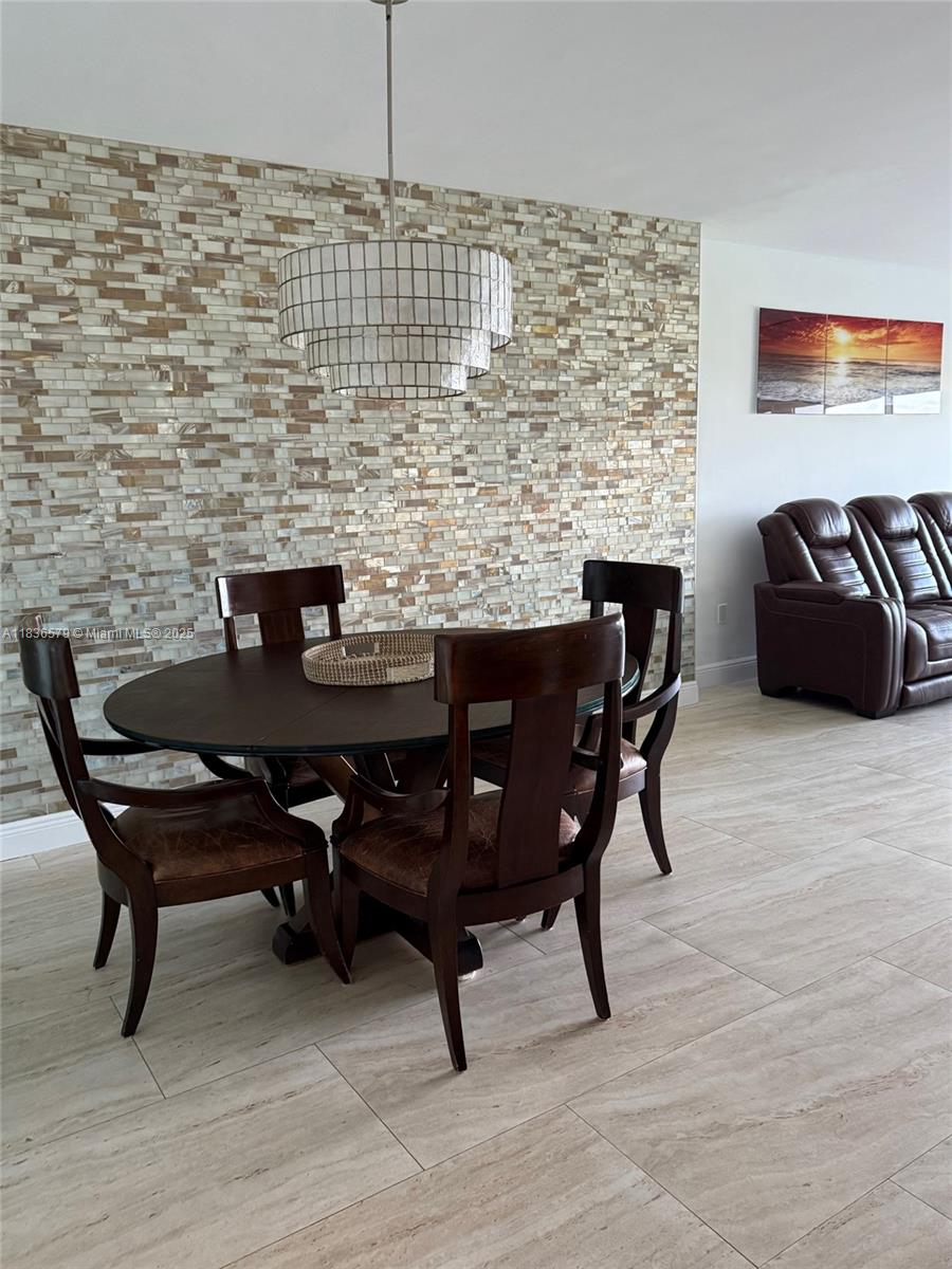 PH-18 1 / 2 762 sq. ft. $ 2025-07-08 0 Photo