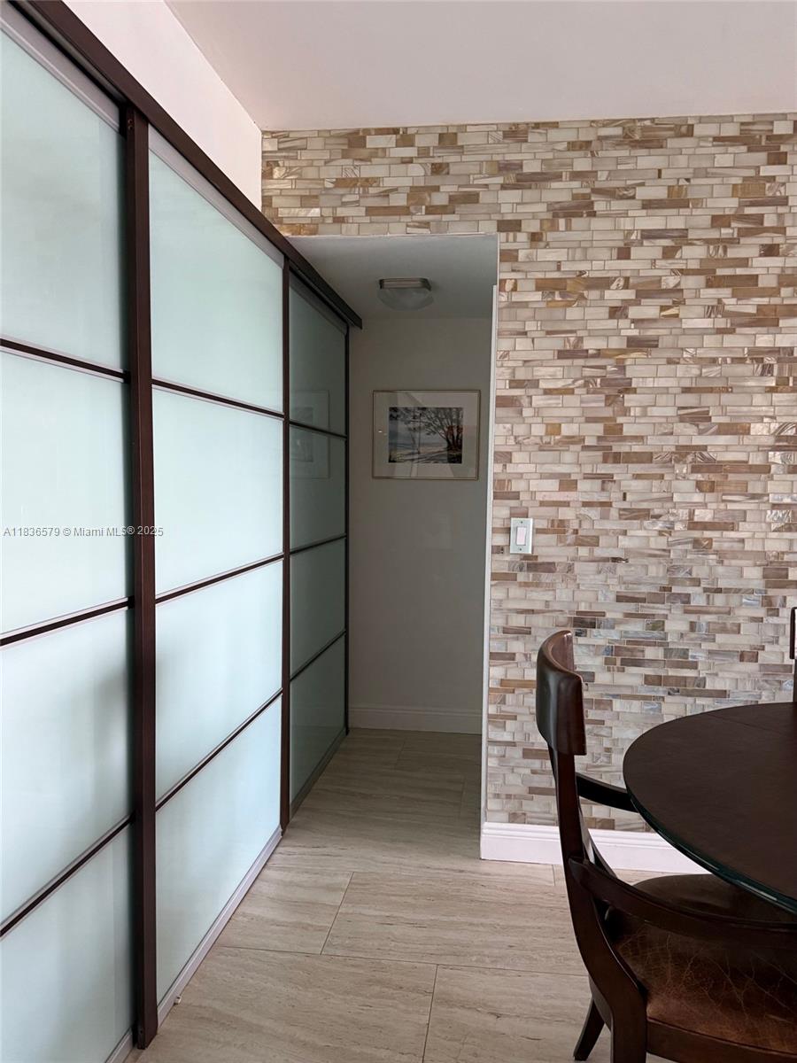 PH-18 1 / 2 762 sq. ft. $ 2025-07-08 0 Photo