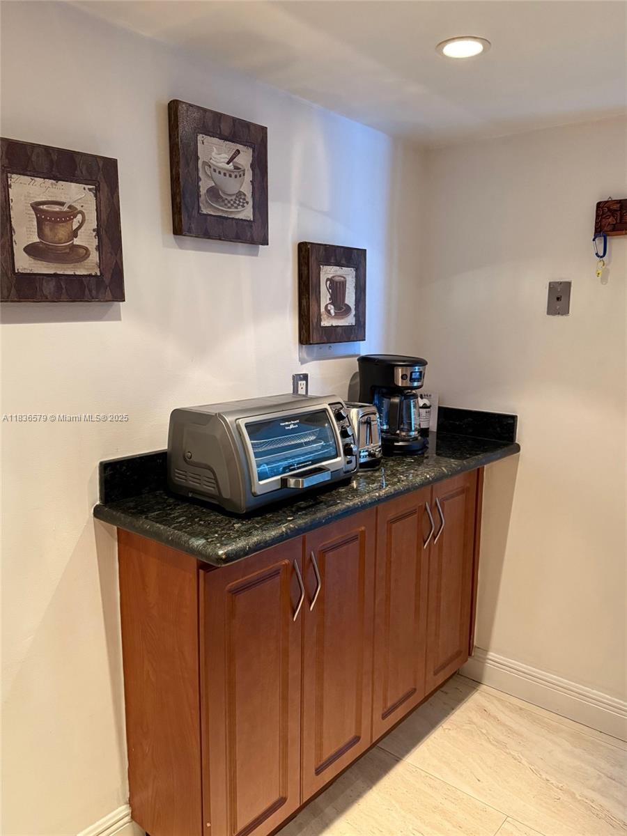 PH-18 1 / 2 762 sq. ft. $ 2025-07-08 0 Photo