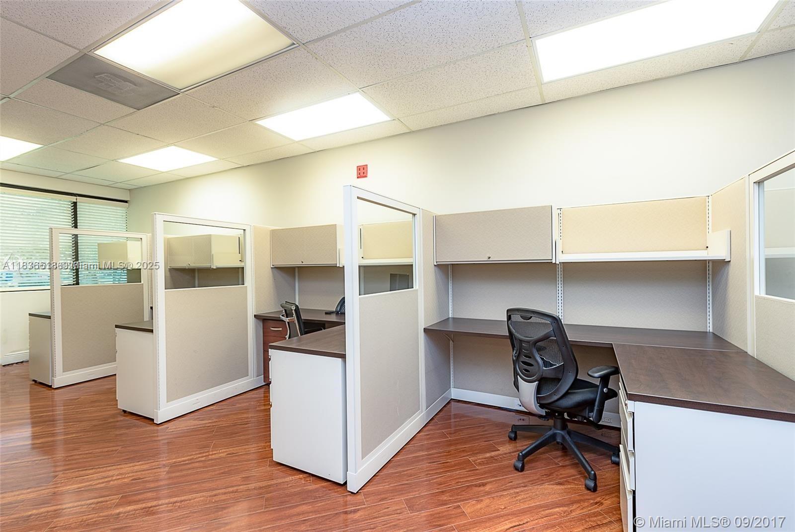 100  /   sq. ft. $ 2025-07-08 0 Photo