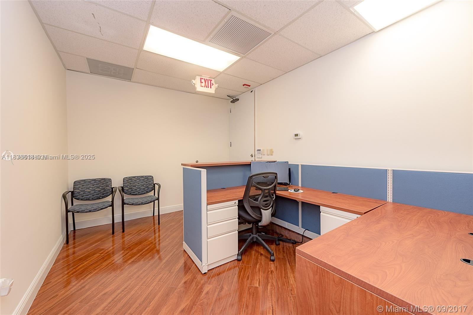 100  /   sq. ft. $ 2025-07-08 0 Photo