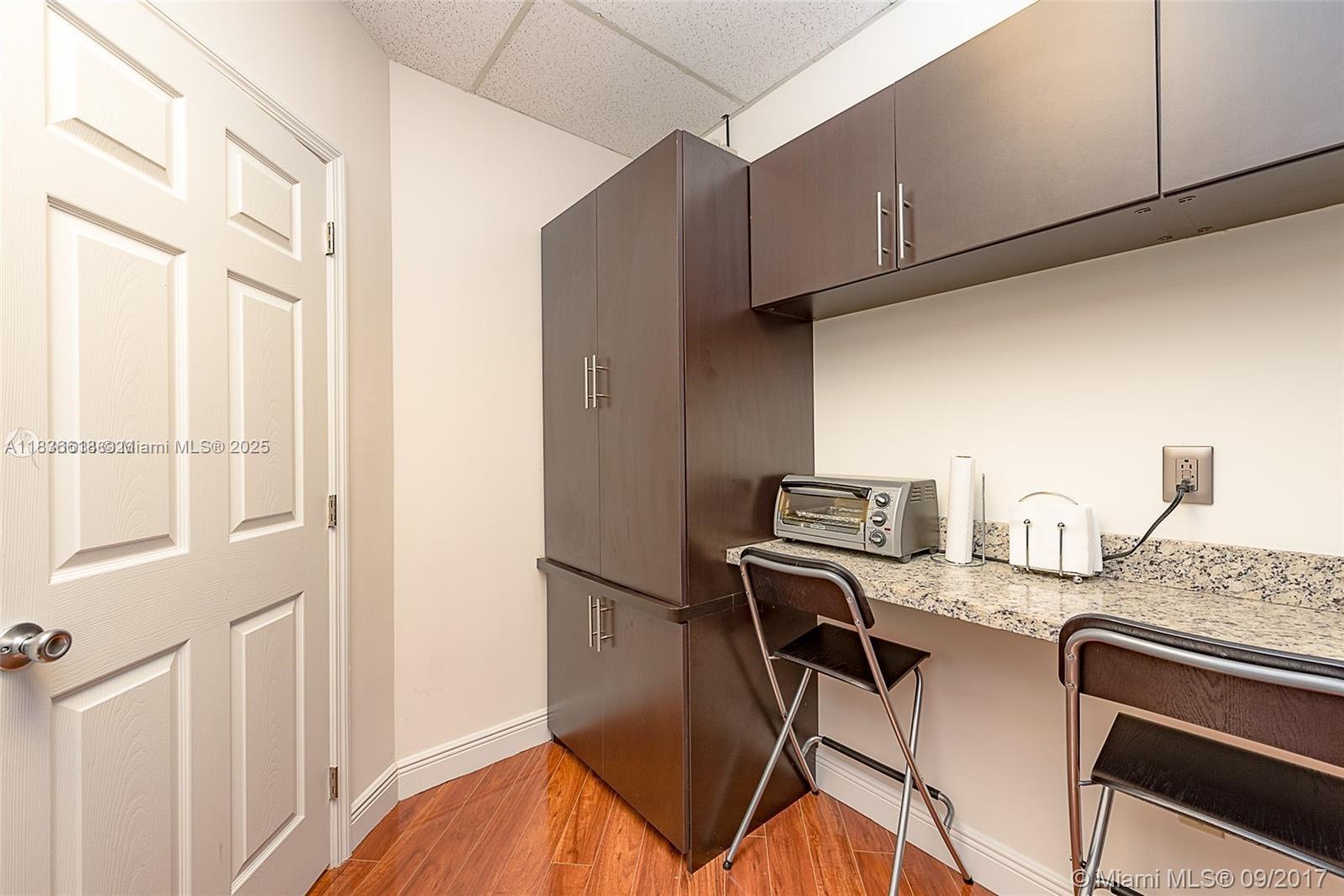 100  /   sq. ft. $ 2025-07-08 0 Photo
