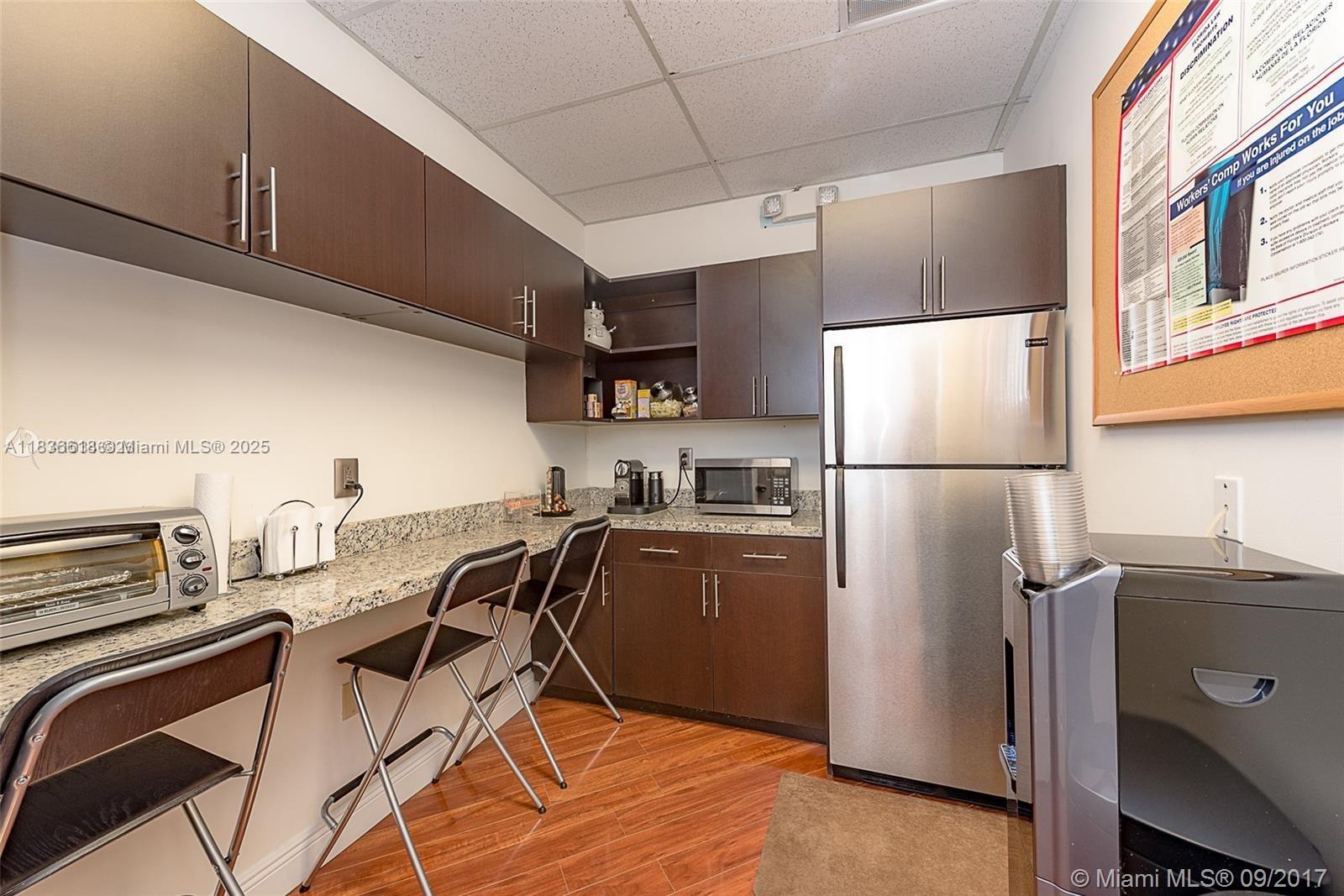 100  /   sq. ft. $ 2025-07-08 0 Photo