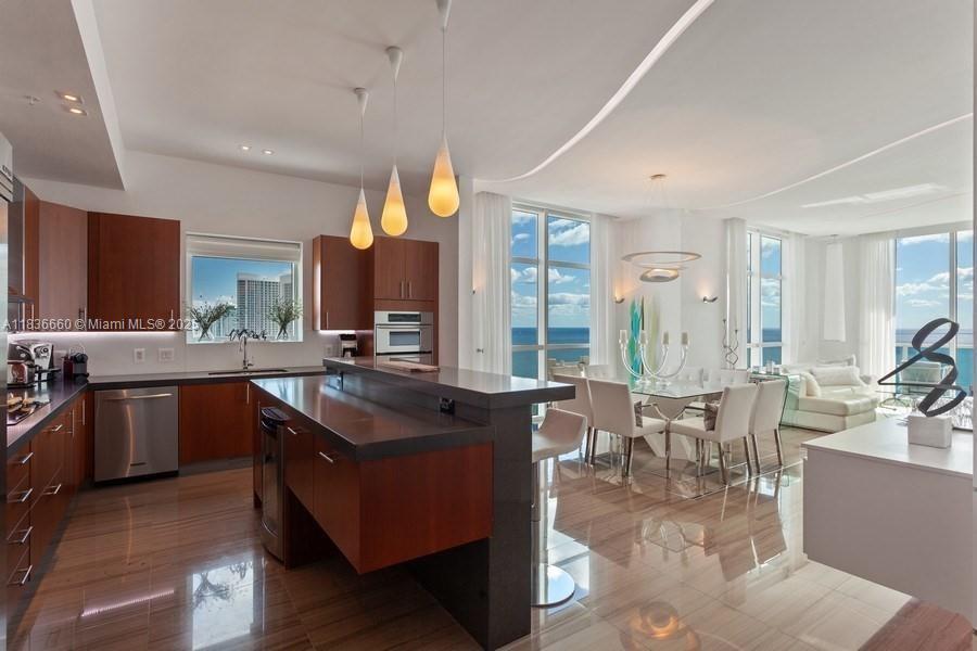 Photo of 1945 Ocean Dr  #2812, Hallandale Beach, Florida, 33009 - 