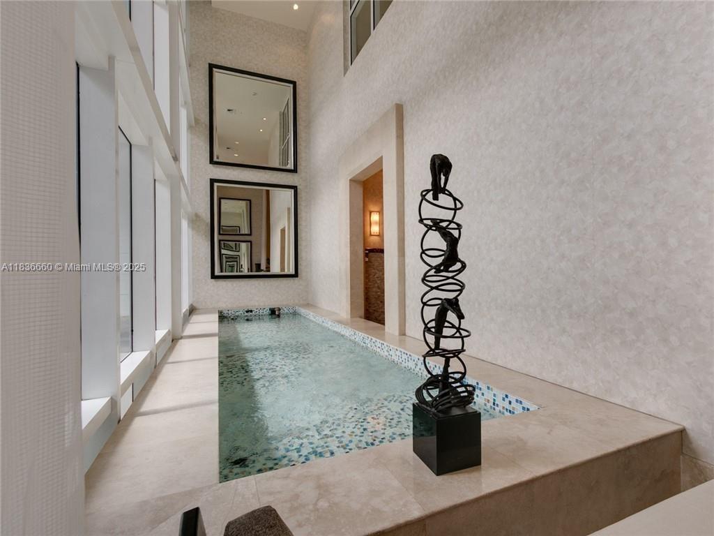 Photo of 1945 Ocean Dr  #2812, Hallandale Beach, Florida, 33009 - 