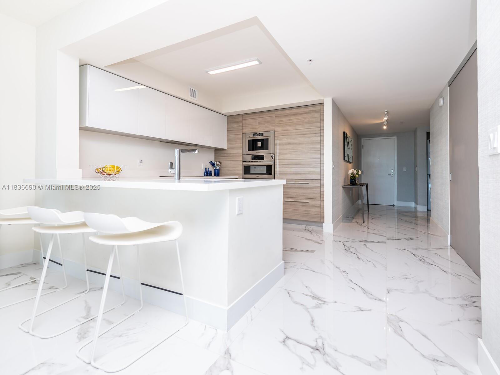 See details 5-1605 2 / 3 1541 sq. ft. $ 2025-07-08 0 Photo
