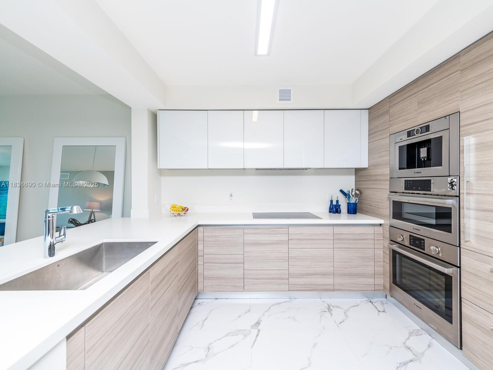 See details 5-1605 2 / 3 1541 sq. ft. $ 2025-07-08 0 Photo
