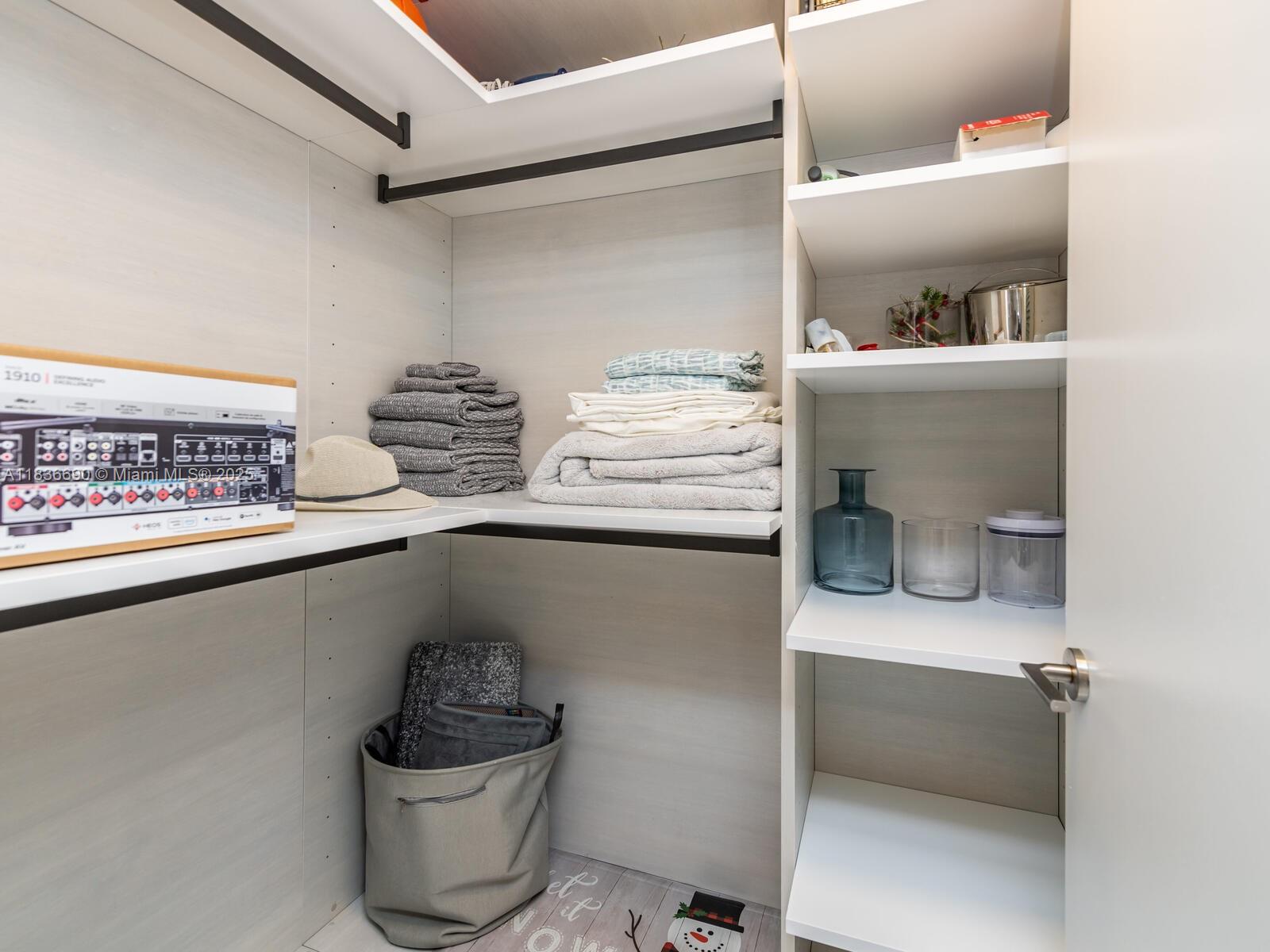 See details 5-1605 2 / 3 1541 sq. ft. $ 2025-07-08 0 Photo