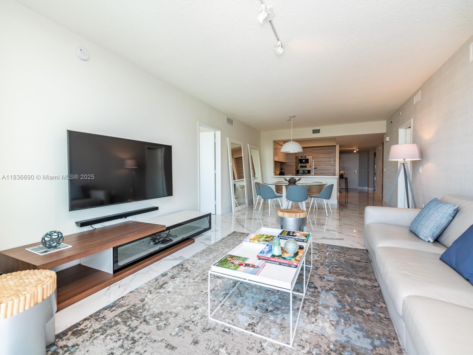 See details 5-1605 2 / 3 1541 sq. ft. $ 2025-07-08 0 Photo