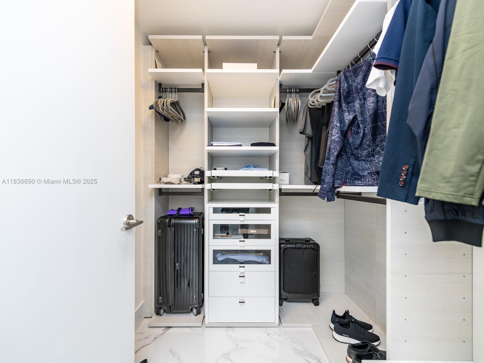 See details 5-1605 2 / 3 1541 sq. ft. $ 2025-07-08 0 Photo