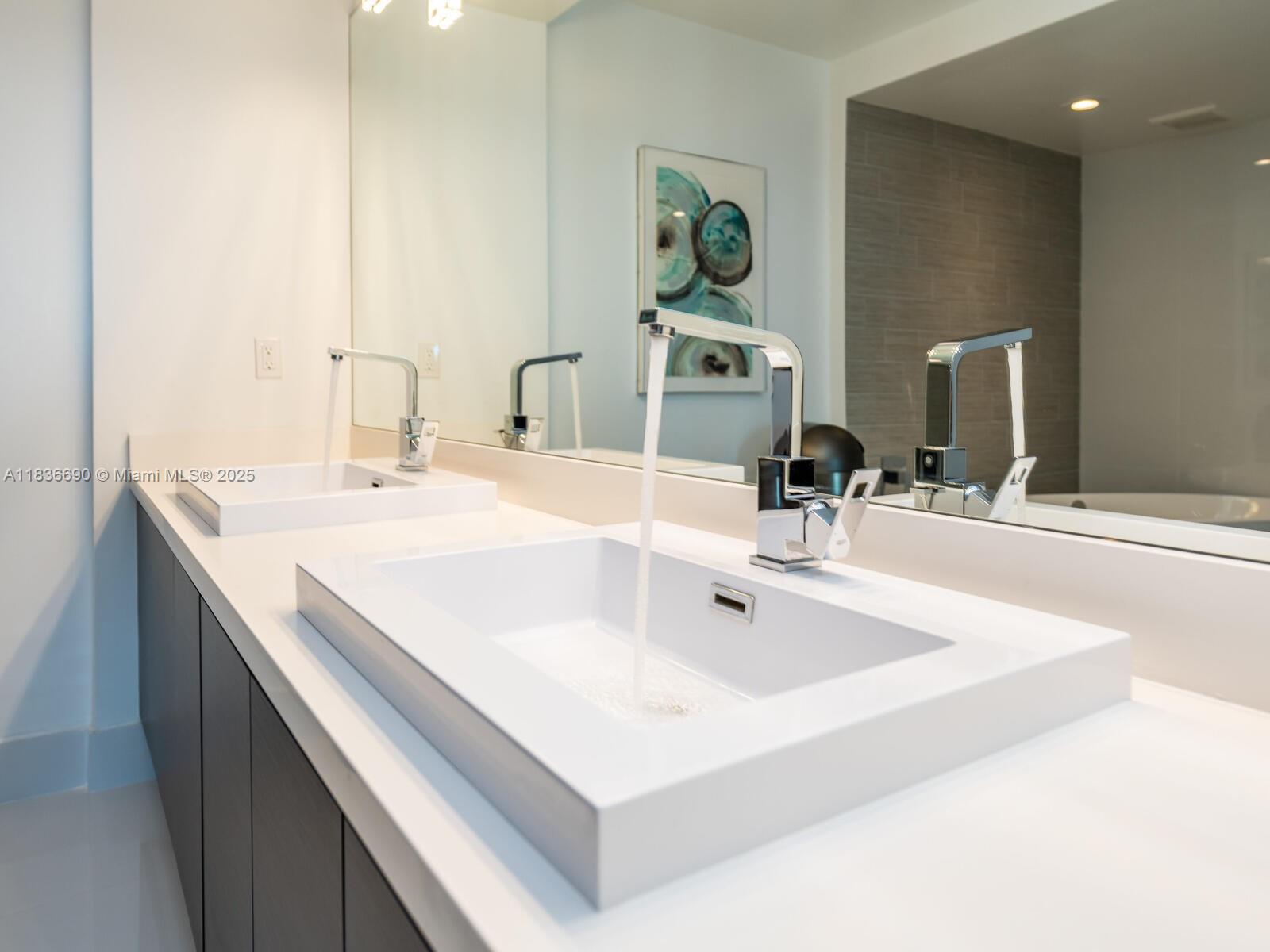 See details 5-1605 2 / 3 1541 sq. ft. $ 2025-07-08 0 Photo