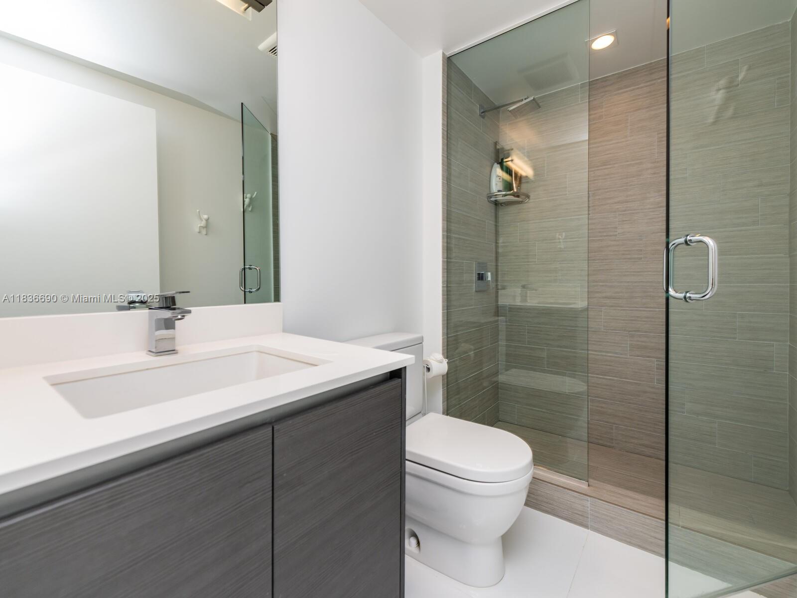 See details 5-1605 2 / 3 1541 sq. ft. $ 2025-07-08 0 Photo