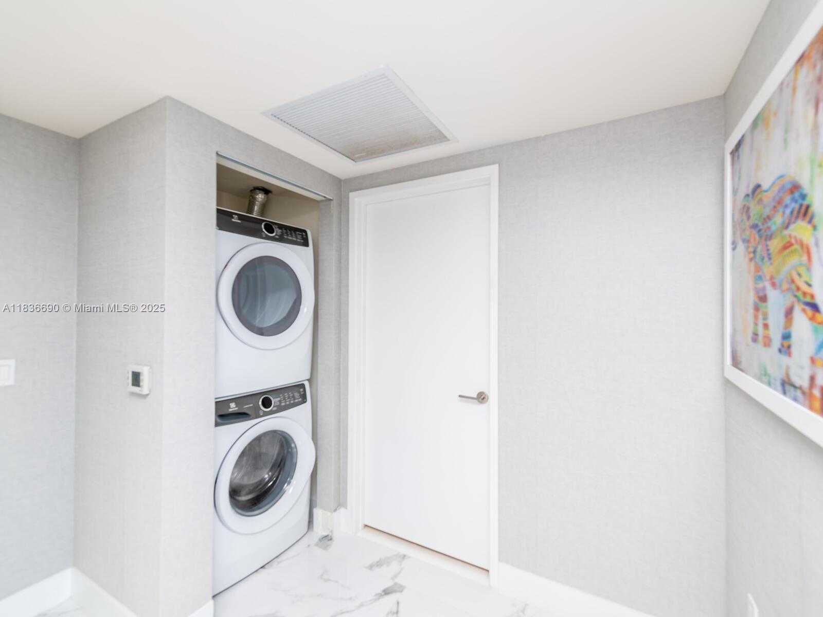 See details 5-1605 2 / 3 1541 sq. ft. $ 2025-07-08 0 Photo