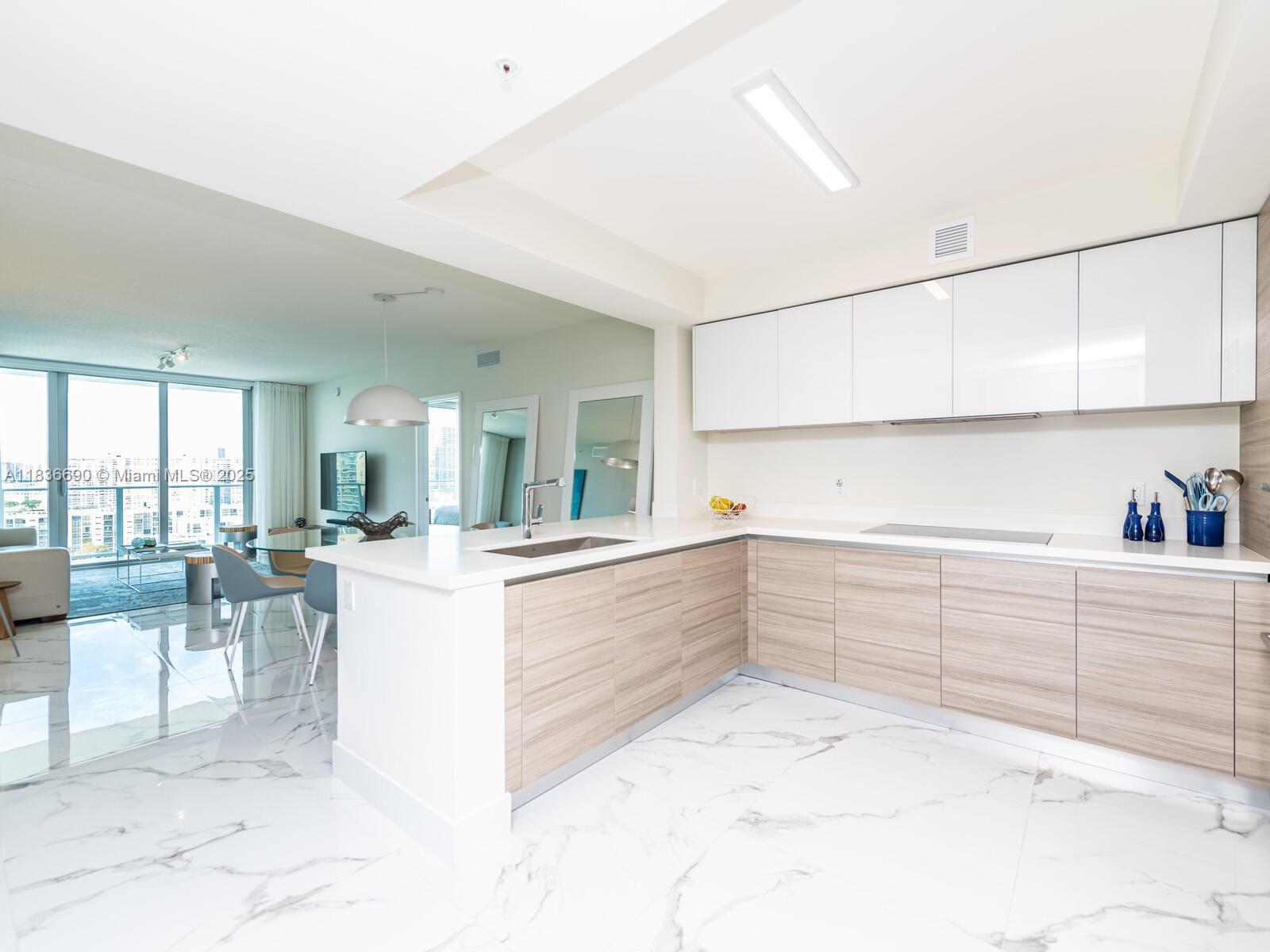 See details 5-1605 2 / 3 1541 sq. ft. $ 2025-07-08 0 Photo
