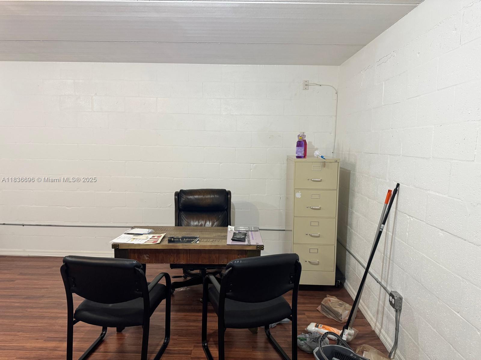 See details 305 / sq. ft. $ 2025-07-08 0 Photo