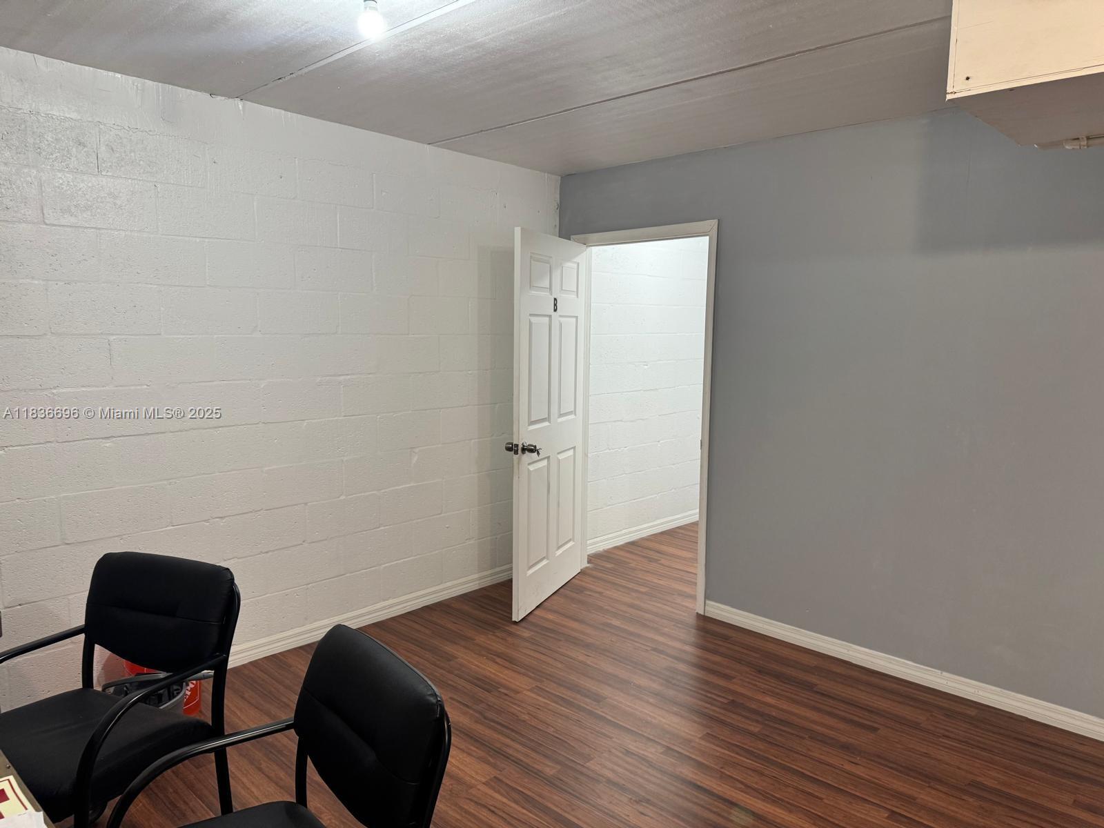 See details 305 / sq. ft. $ 2025-07-08 0 Photo