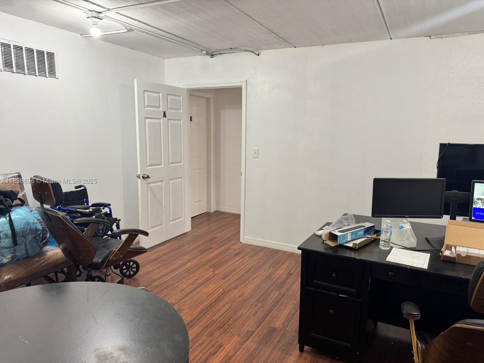 See details 305 / sq. ft. $ 2025-07-08 0 Photo