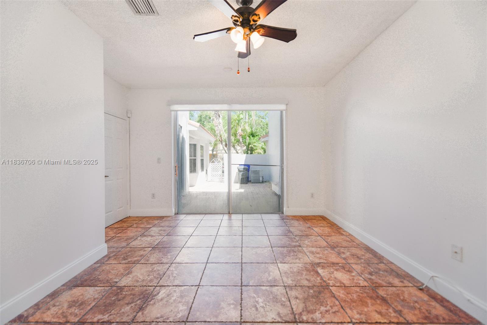 Photo of 1551 Seagrape Way  (1551), Hollywood, Florida, 33019 - 