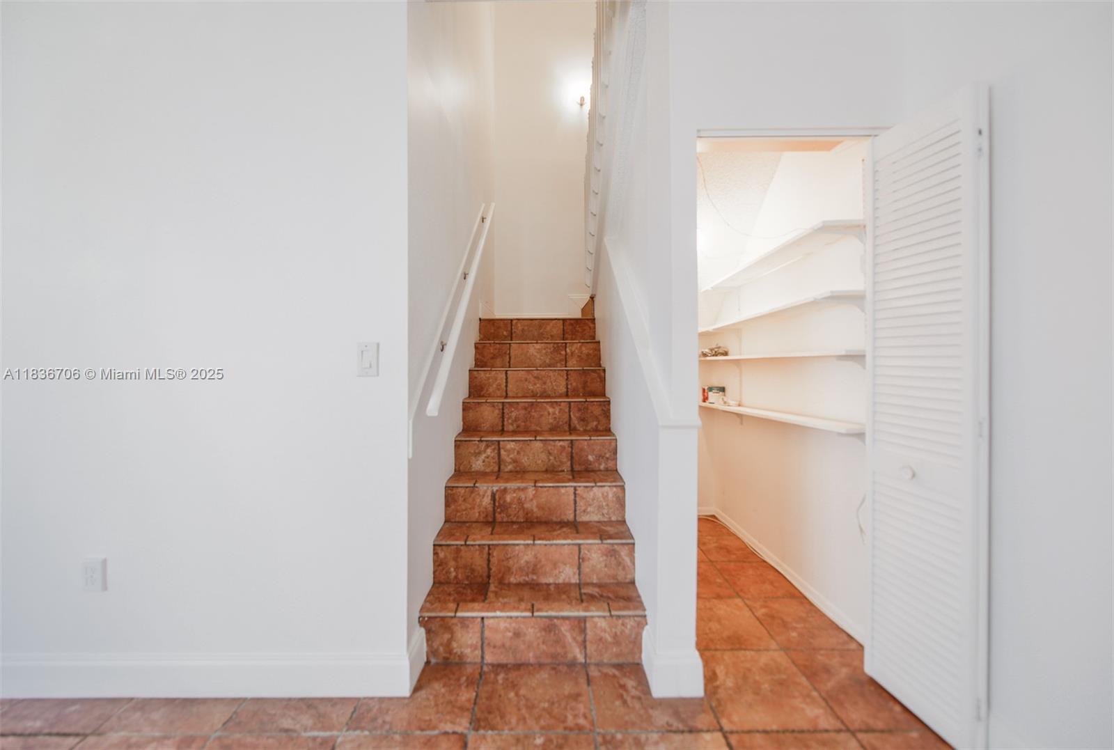 Photo of 1551 Seagrape Way  (1551), Hollywood, Florida, 33019 - 