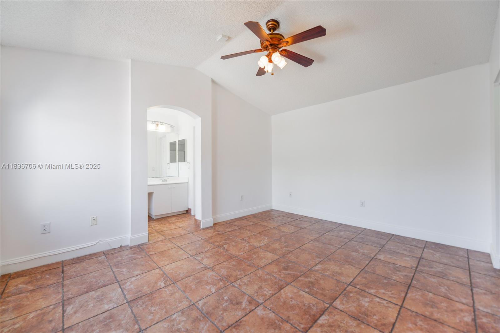 Photo of 1551 Seagrape Way  (1551), Hollywood, Florida, 33019 - 