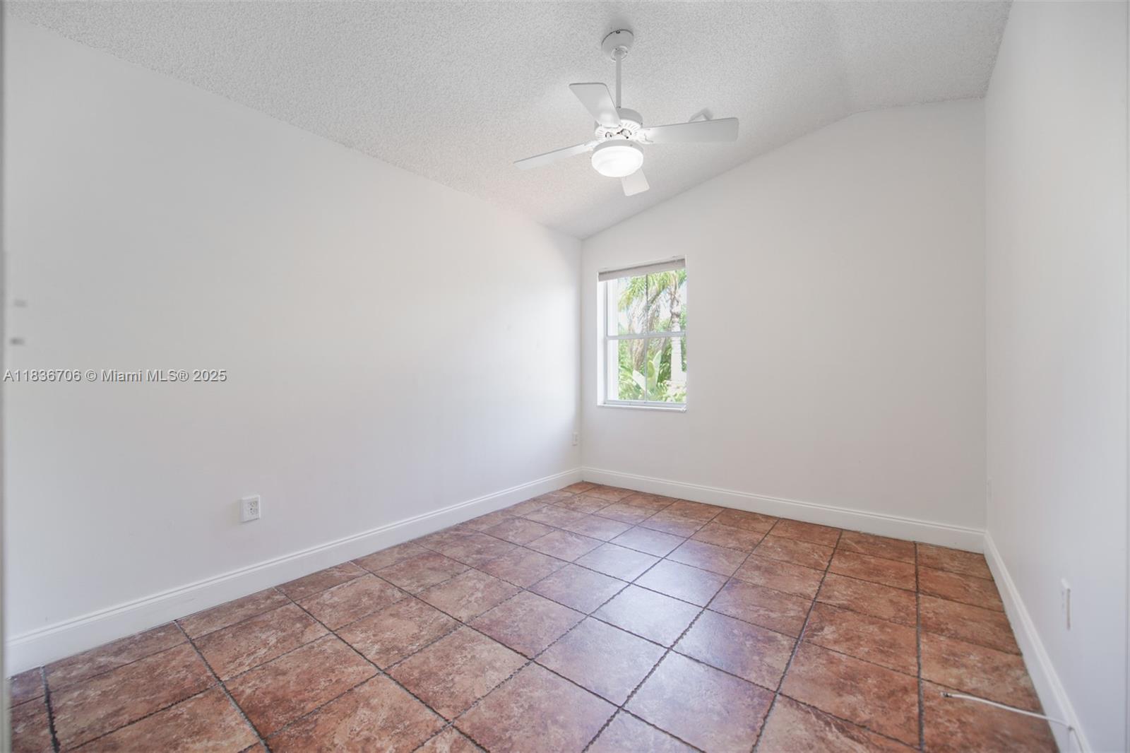 Photo of 1551 Seagrape Way  (1551), Hollywood, Florida, 33019 - 