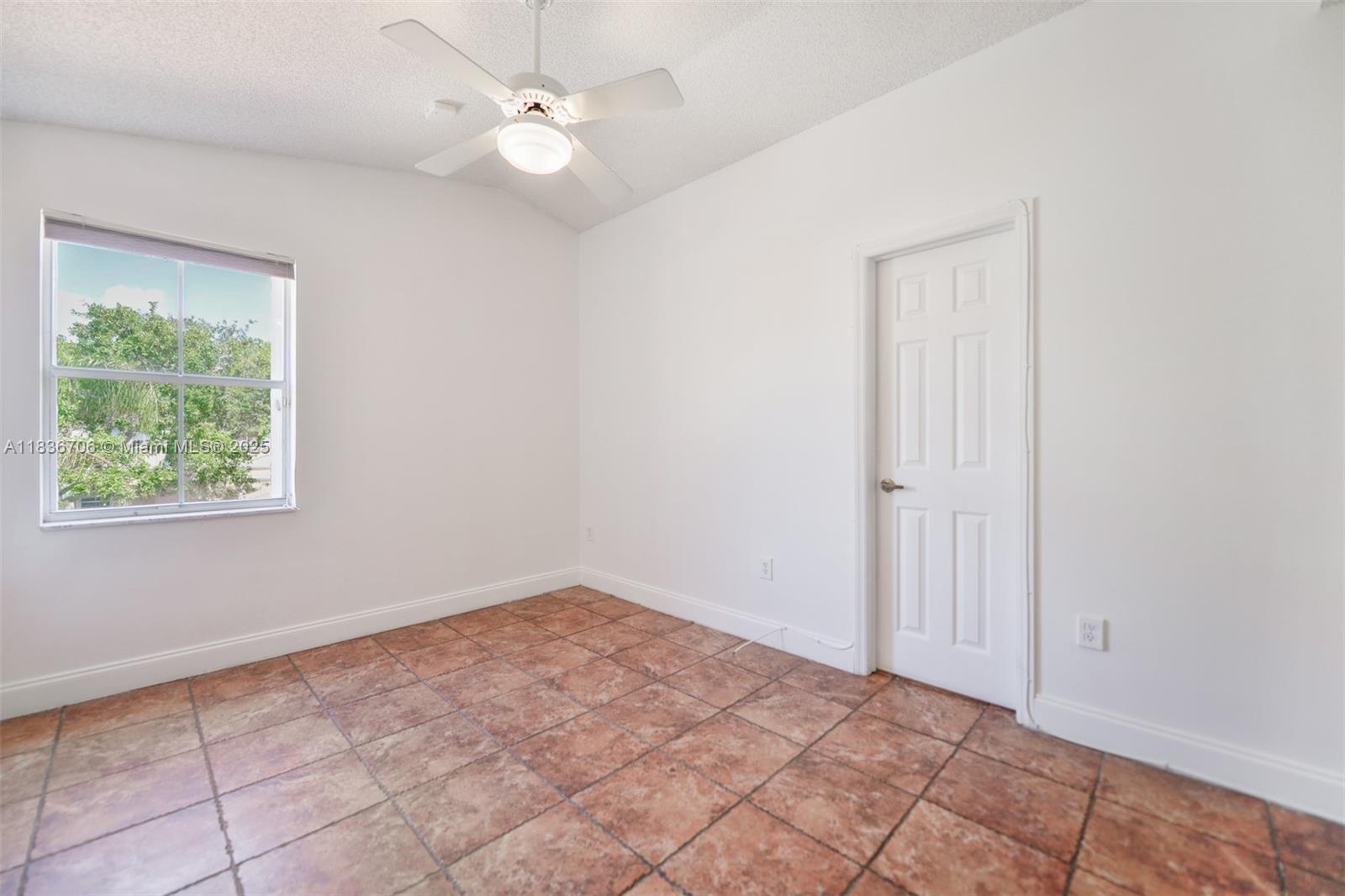 Photo of 1551 Seagrape Way  (1551), Hollywood, Florida, 33019 - 