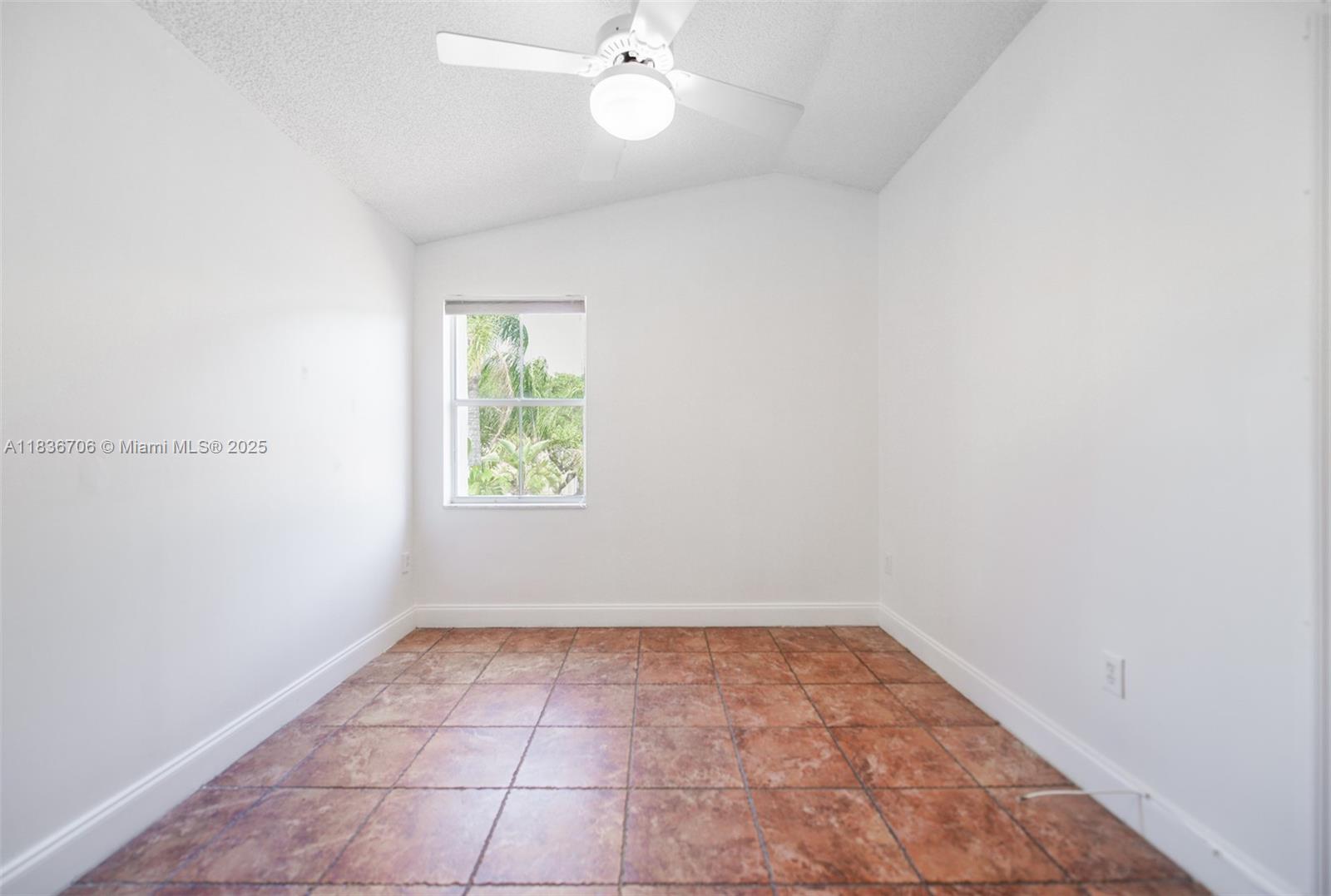 Photo of 1551 Seagrape Way  (1551), Hollywood, Florida, 33019 - 