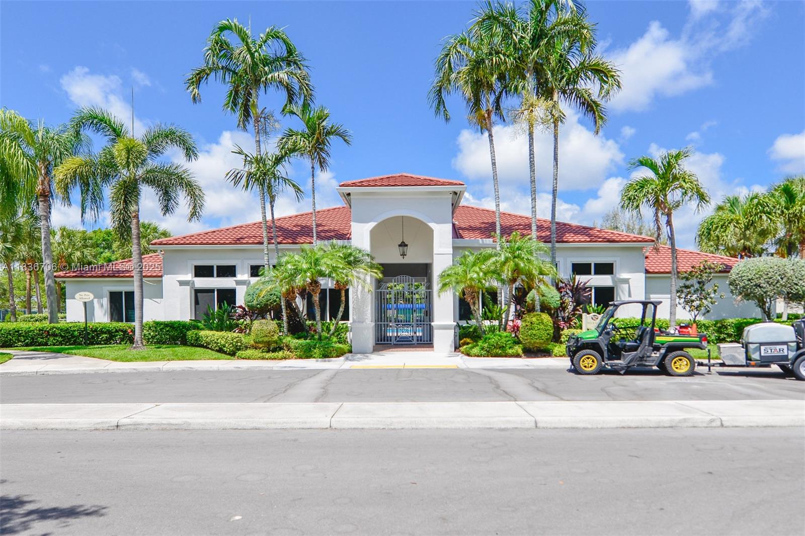 Photo of 1551 Seagrape Way  (1551), Hollywood, Florida, 33019 - 