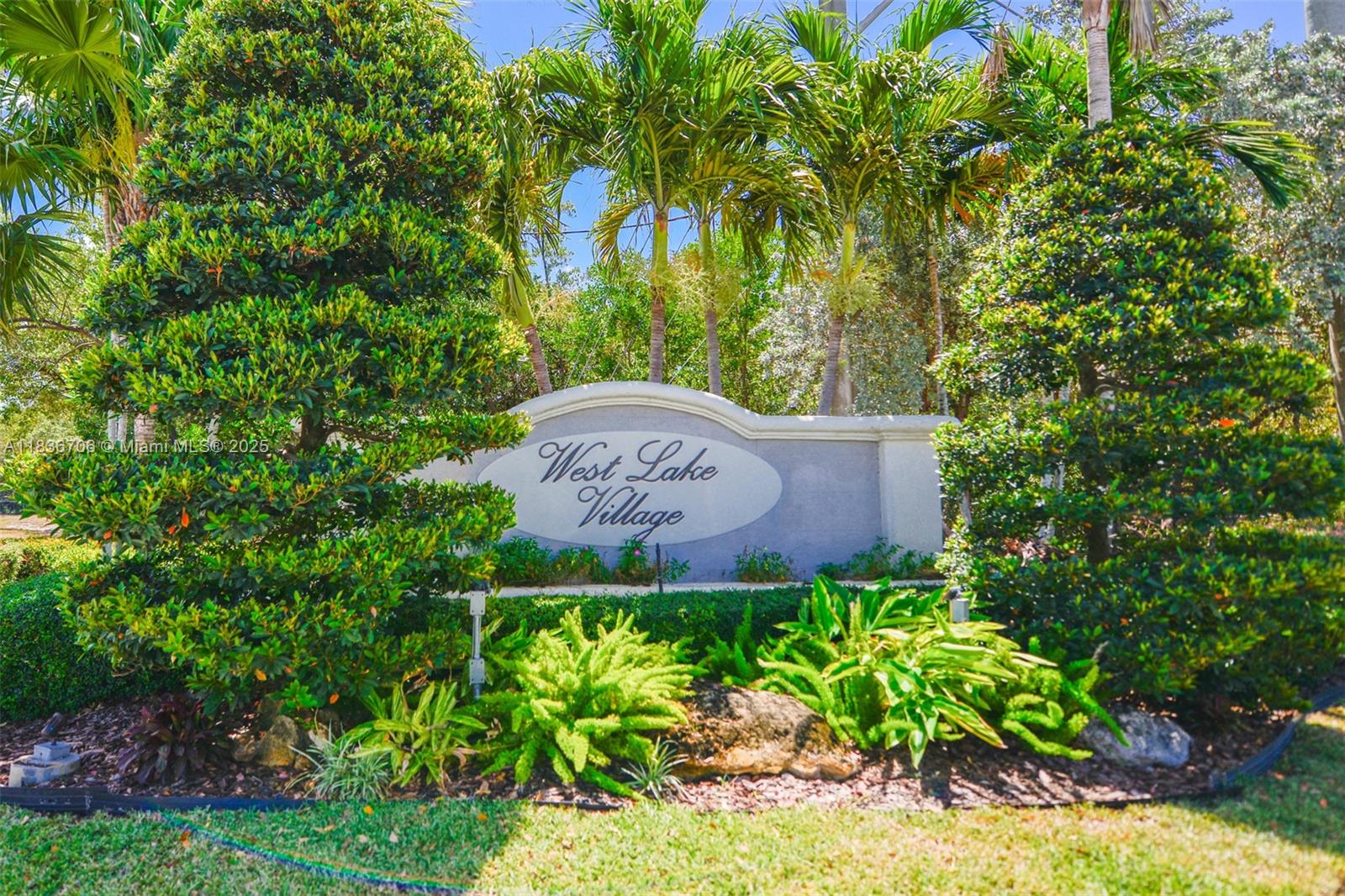Photo of 1551 Seagrape Way  (1551), Hollywood, Florida, 33019 - 