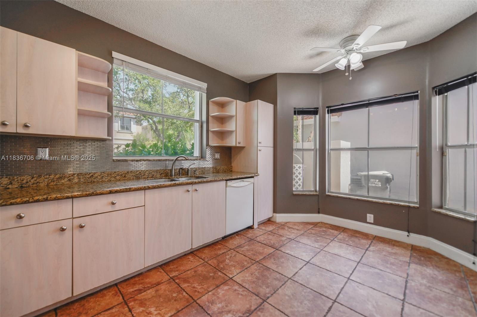 Photo of 1551 Seagrape Way  (1551), Hollywood, Florida, 33019 - 