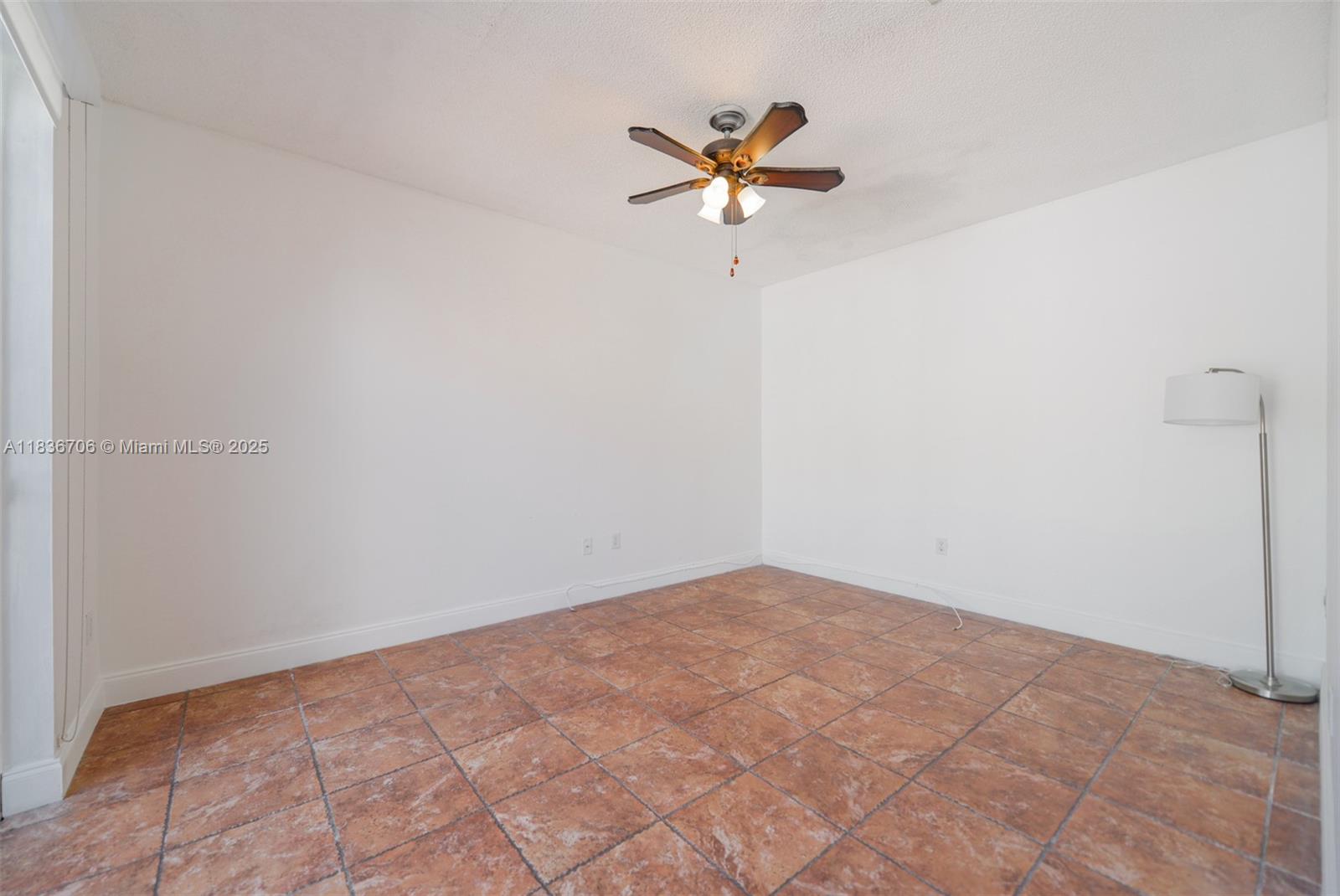 Photo of 1551 Seagrape Way  (1551), Hollywood, Florida, 33019 - 