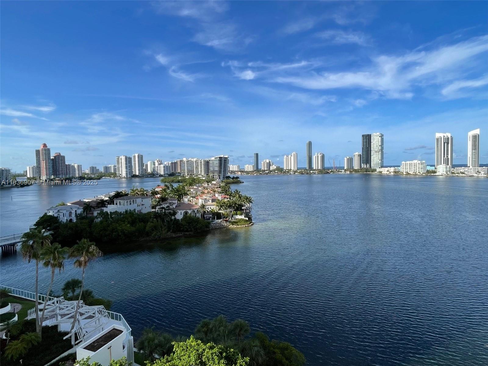 See details 1103 3 / 4 2605 sq. ft. $ 2025-07-09 0 Photo