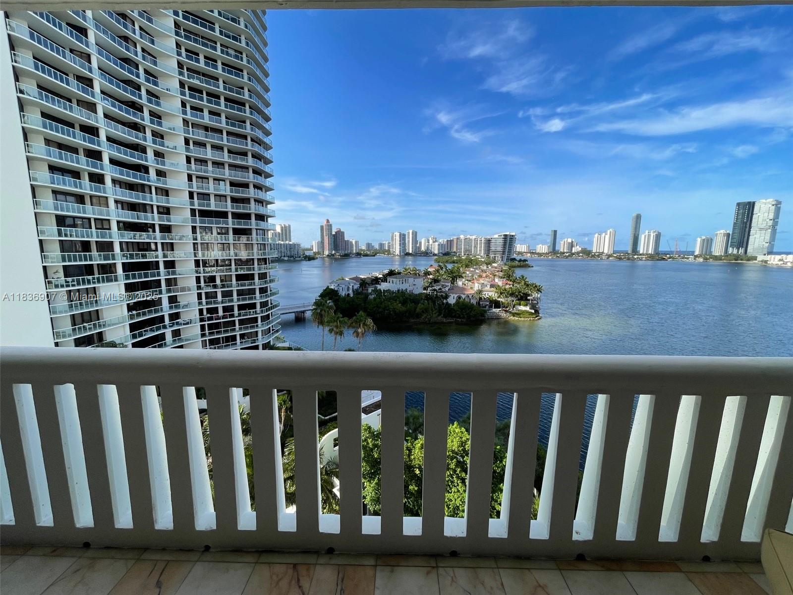 See details 1103 3 / 4 2605 sq. ft. $ 2025-07-09 0 Photo