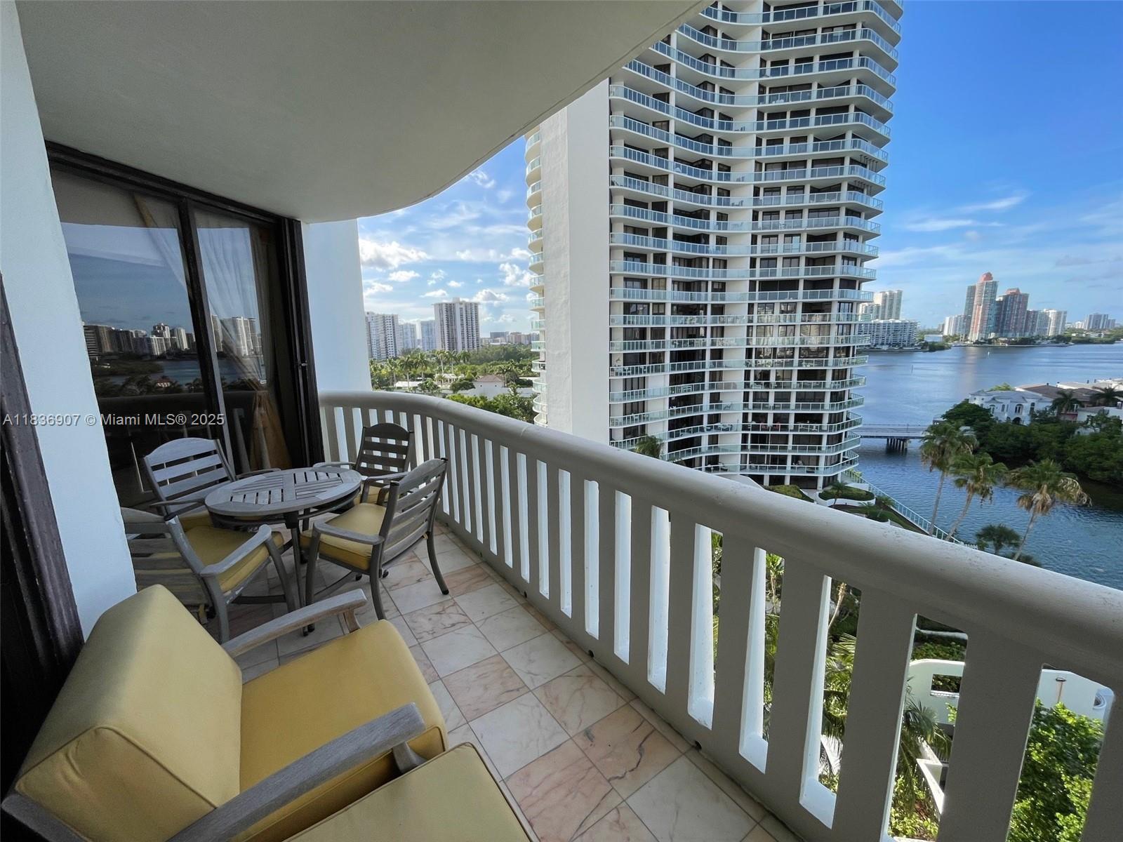 See details 1103 3 / 4 2605 sq. ft. $ 2025-07-09 0 Photo