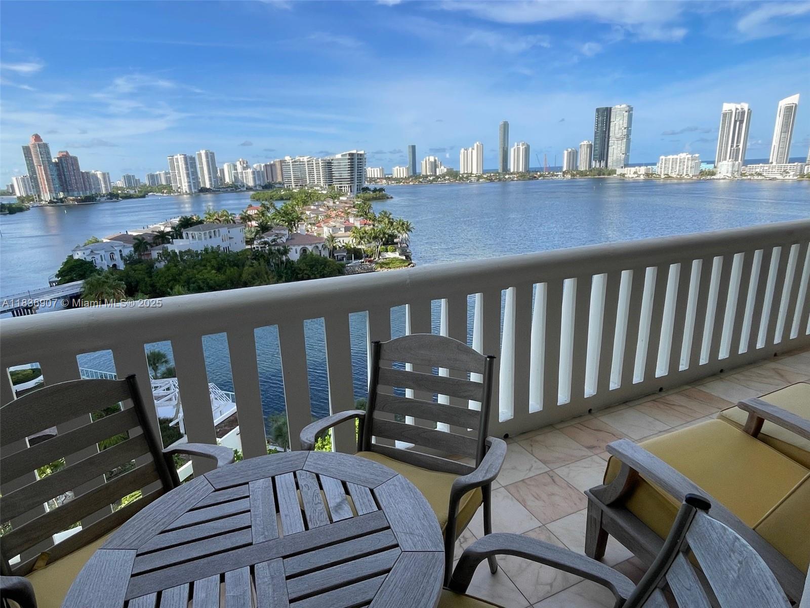 See details 1103 3 / 4 2605 sq. ft. $ 2025-07-09 0 Photo