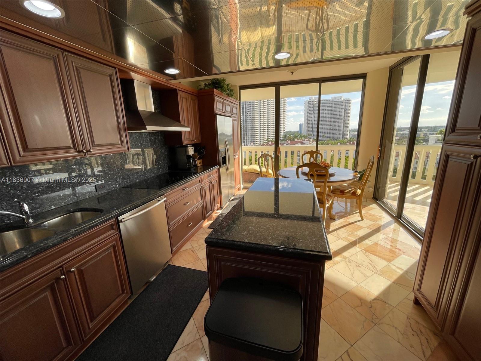 See details 1103 3 / 4 2605 sq. ft. $ 2025-07-09 0 Photo