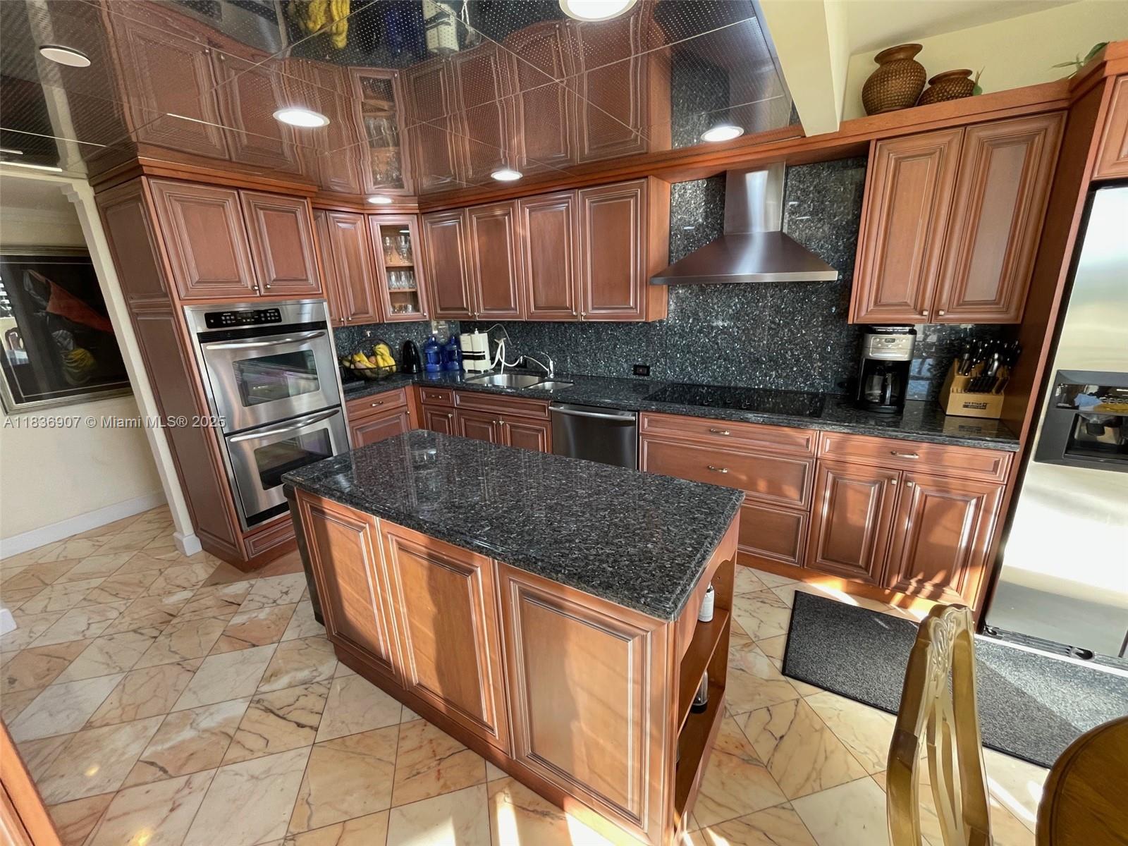 See details 1103 3 / 4 2605 sq. ft. $ 2025-07-09 0 Photo