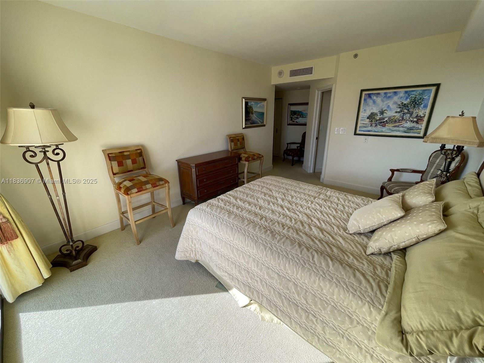 See details 1103 3 / 4 2605 sq. ft. $ 2025-07-09 0 Photo